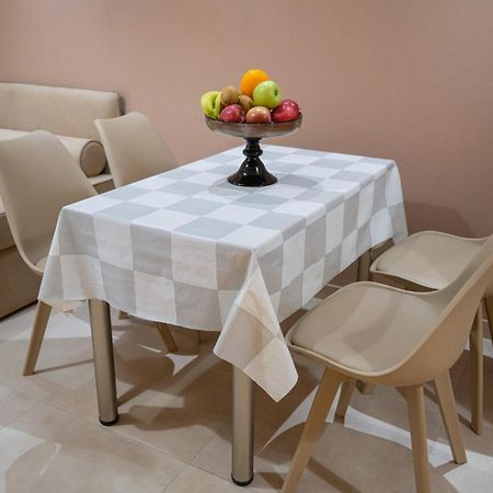 Theo And Irin'S Houses 플로지타 외부 사진